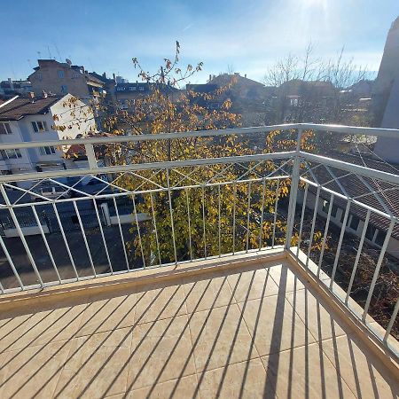 Appartamento Cozy Spot By The Lions' Bridge Sofia Esterno foto