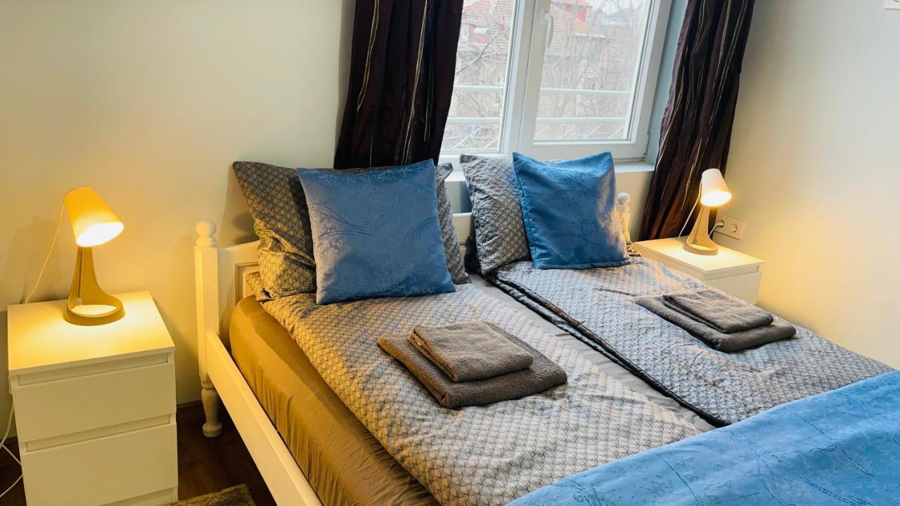 Appartamento Cozy Spot By The Lions' Bridge Sofia Esterno foto