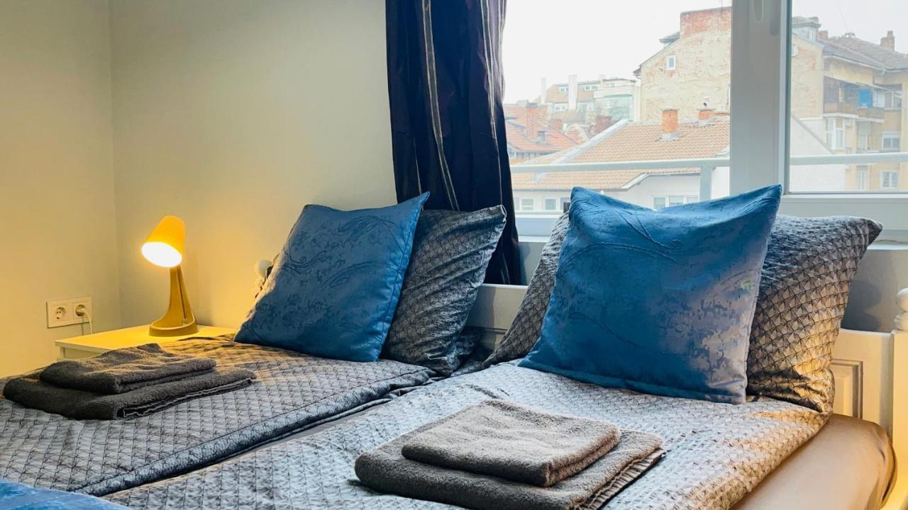 Appartamento Cozy Spot By The Lions' Bridge Sofia Esterno foto