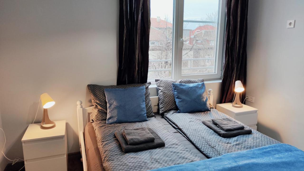 Appartamento Cozy Spot By The Lions' Bridge Sofia Esterno foto